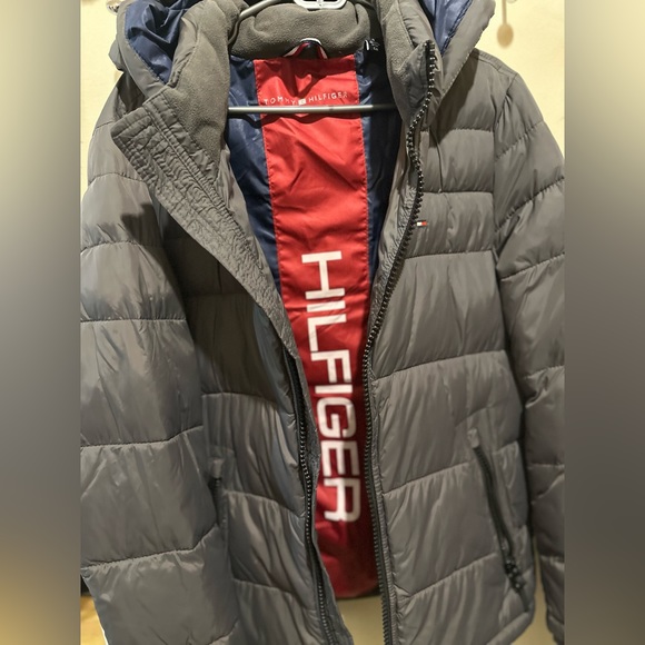 Men’s Small Grey Tommy Hilfiger puffer jacket - Picture 2 of 4